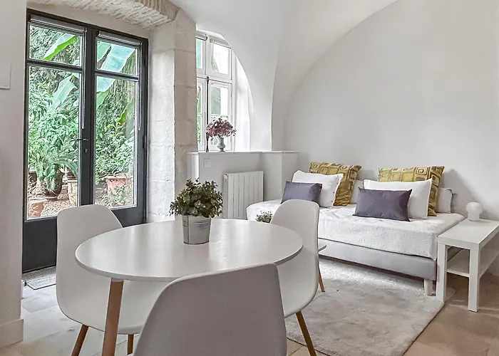 Oasis Calme En Plein Centre De * Nîmes